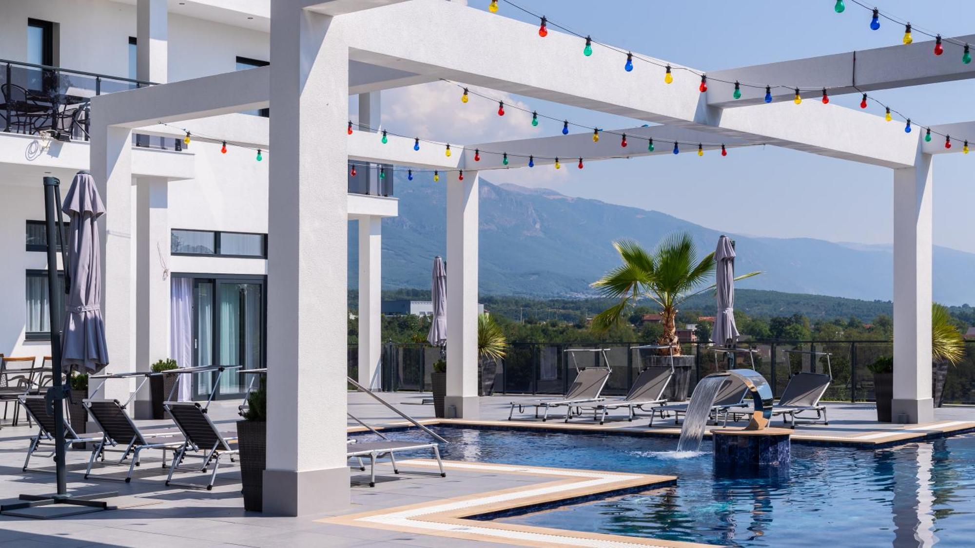 Bed and Breakfast White House Radac Peja Exterior foto